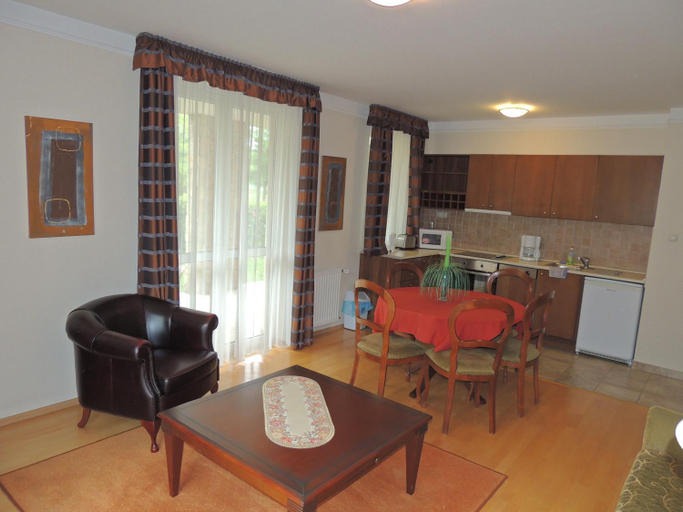 Others 5, Luxus Golf Apartment, Csepreg