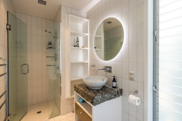 Bathroom 3, Sea Breeze at The Sands - Onetangi Beach, Auckland