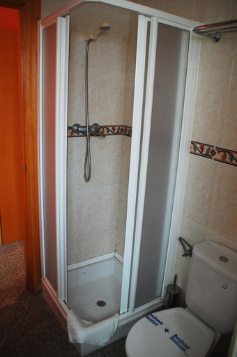Bathroom 5, Hostal Mary Tere, Granada