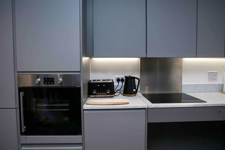 Others 5, Charming 3-bed Apartment in London, London