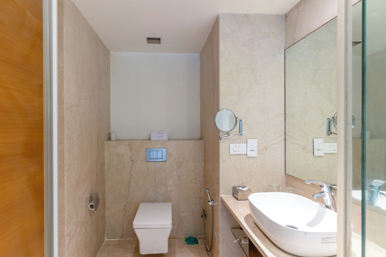 Bathroom 5, Pride Plaza Hotel, Kolkata, North 24 Parganas
