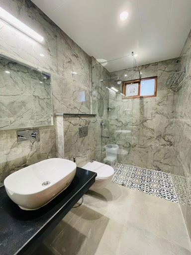 Bathroom 3, Zip By Spree Hotels Grand Legacy Prime, Dehradun