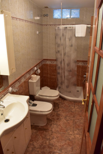 Bathroom 5, La Fonda Aeropuerto, Las Palmas