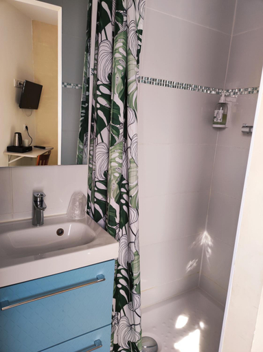 Bathroom 3, Auberge du bon vivant, Pyrénées-Orientales