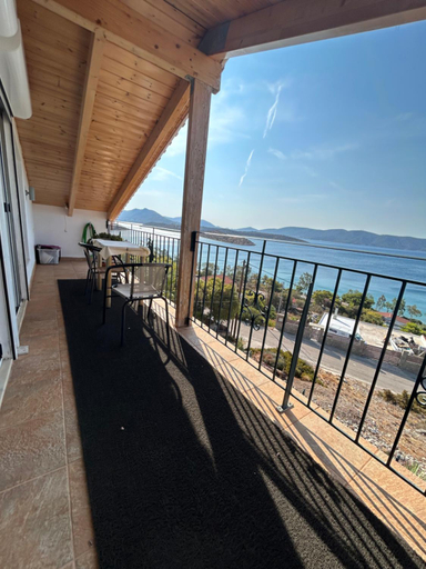 4, Siga Siga Apartment, Attica