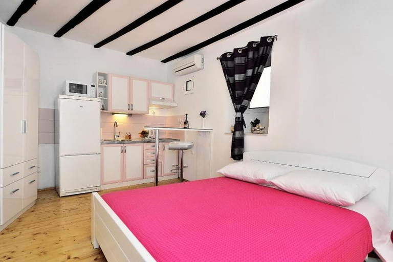 5, Marigold stone house, Split