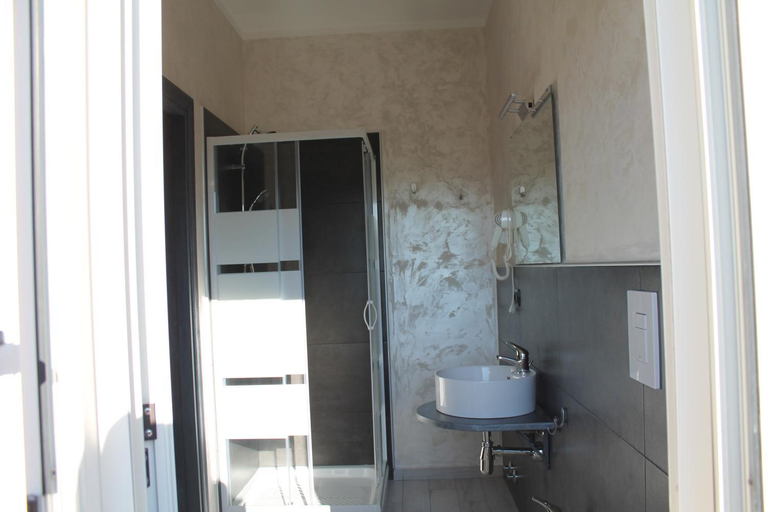 Bathroom 2, B&B La Munachell, Foggia