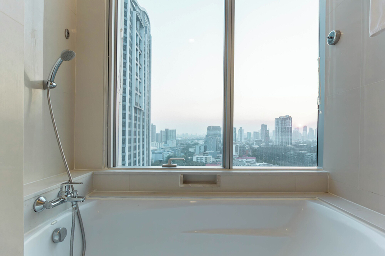 Bathroom 18