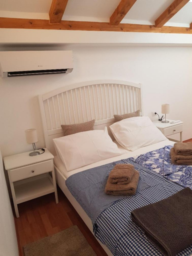 Bedroom 1, Little Green House, Komiža