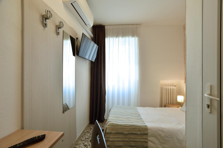 Bedroom 3, Hotel Ristorante La Marina Mhotelsgroup, Imperia