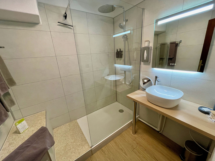 Bathroom 3, Hôtel Chalet Le Panoramique, Isère