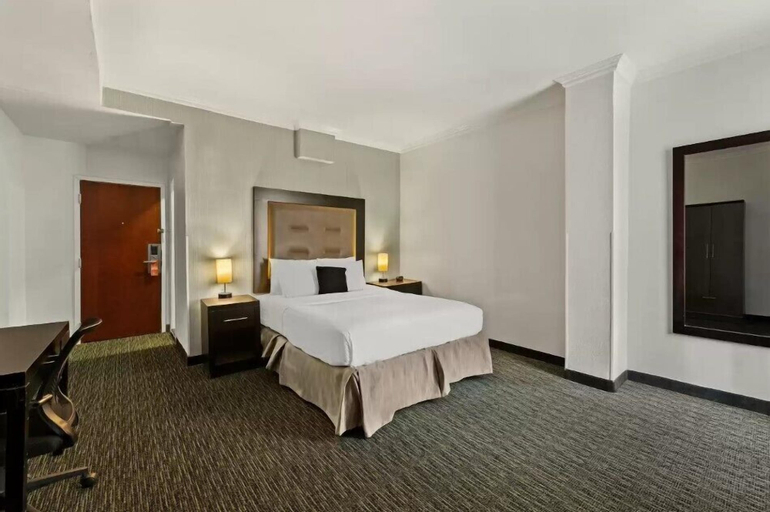 Bedroom 3, Quality Inn Center City, Philadelphia