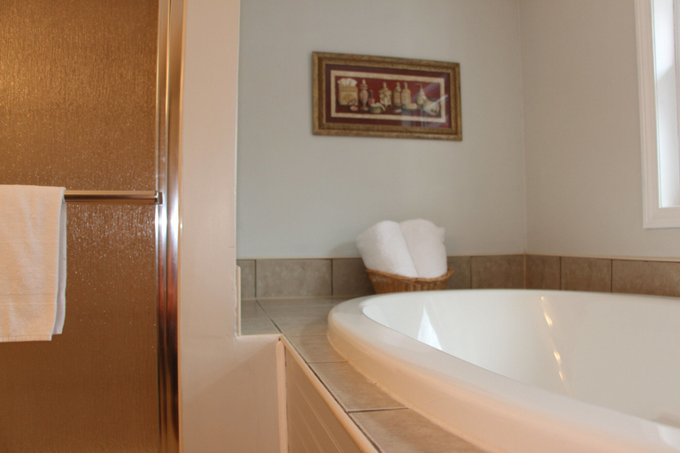 Bathroom 4, The Vermont Inn, Rutland