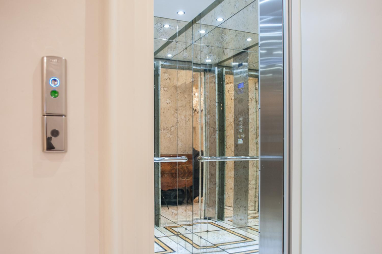 Facilities 2, Ai Patrizi di Venezia, Venezia