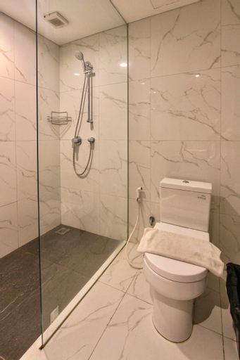 Bathroom 12