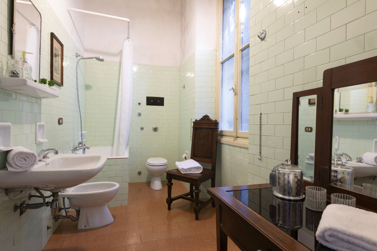 Bathroom 3, Villa Guardini with stunning lake view, Lecco