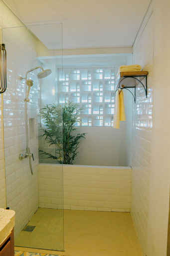Bathroom 7