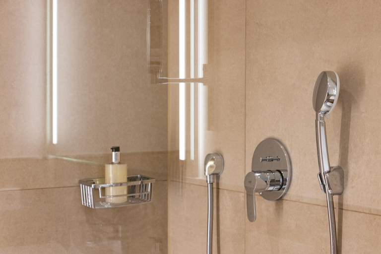 Bathroom 4, Hotel Restaurant Zur Linde, Alb-Donau-Kreis