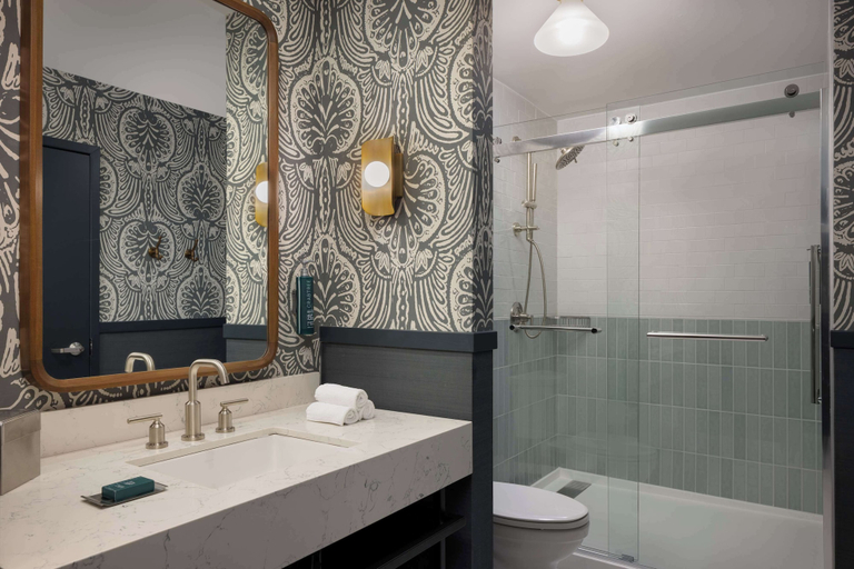 Bathroom 4, DoubleTree Suites by Hilton Hotel Lexington, Fayette