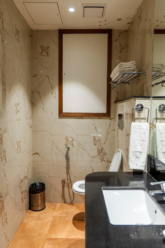 Bathroom 4, Celebrant Hotel, Varanasi