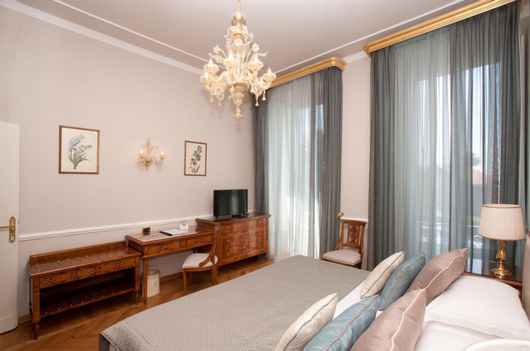 Bedroom 11