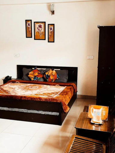 Bedroom 1, HOTEL AVI IN DALHOUSIE BANIKHET, Chamba