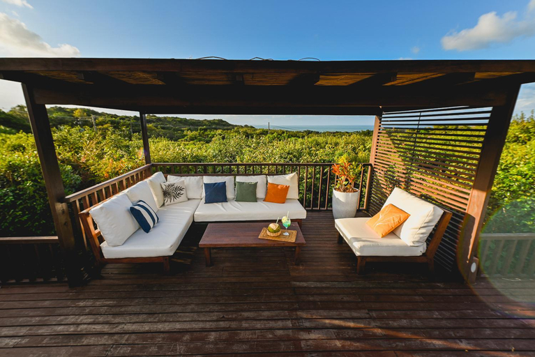 Exterior & Views 23