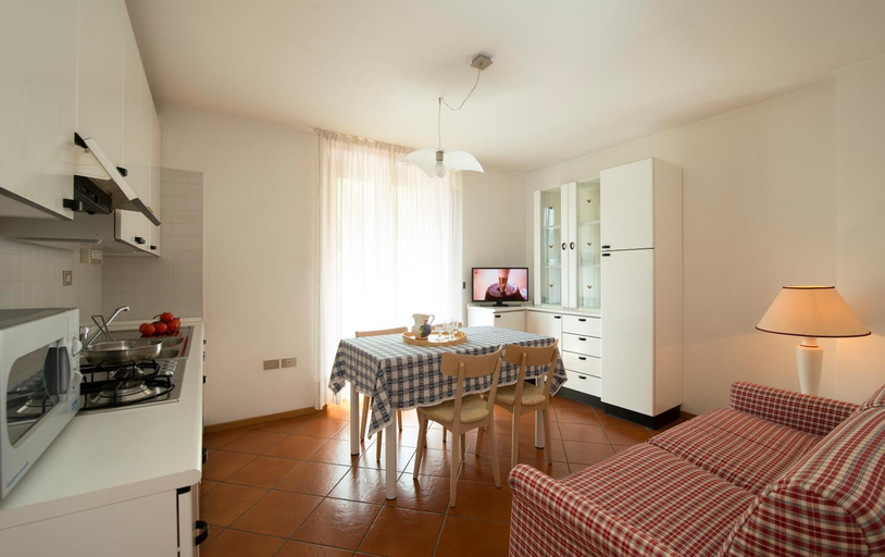 Others 5, Residence Stefenine, Trento