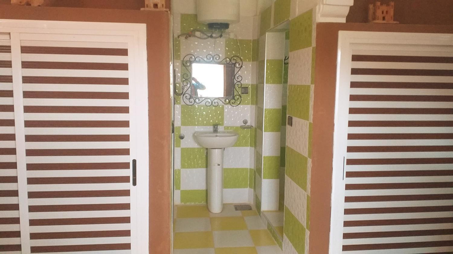 Bathroom 12