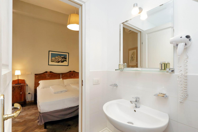 Bathroom 4, CASSIODORO19 , Rome