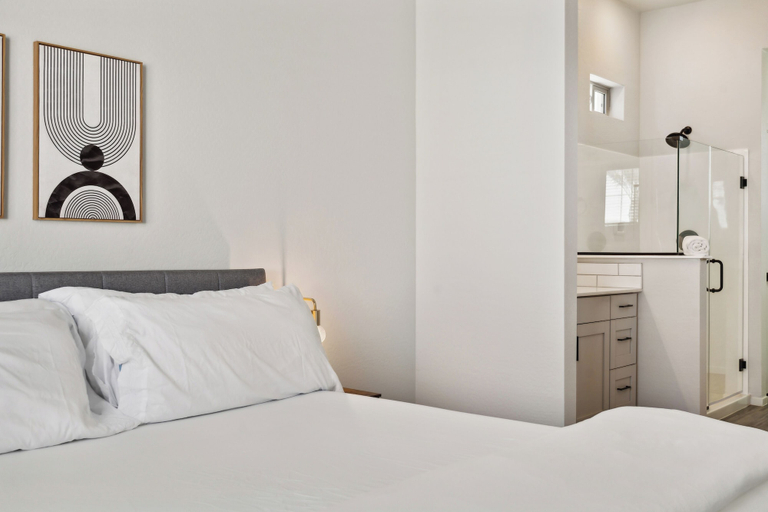 Bedroom 1, Dreamlight Modern Home with Pool and BBQ, Pinal