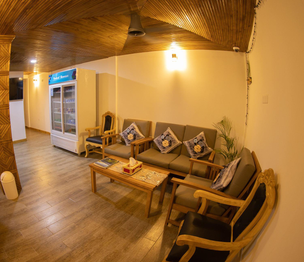 Public Area 3, Perla Dhangethi