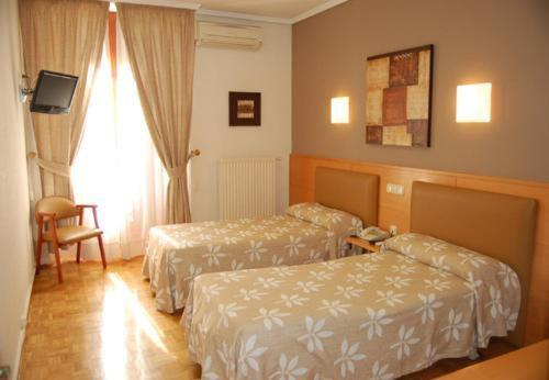 Others 4, Hostal Arotza, Navarra