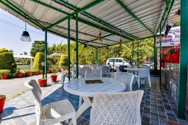 Food & Drinks 4, Fabhotel Resort Royal Garden Retreat, Sirohi