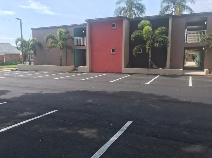 Others 3, Tropical Inn & Suites, downtown clearwater, Pinellas