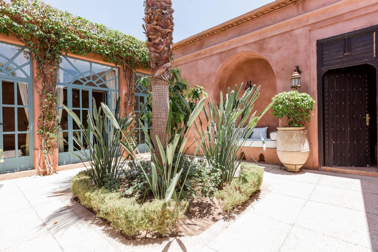 Villa Pauline with private pool & garden, hotel service and no insight., Marrakech