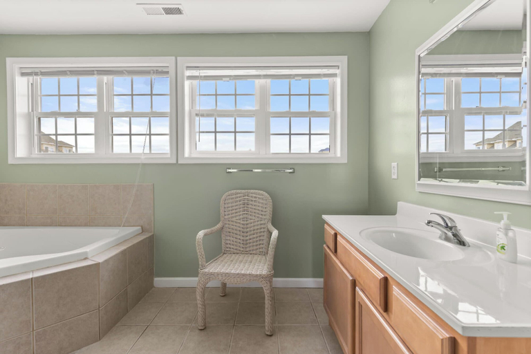Bathroom, OCHG Beachviews, Worcester