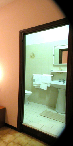 Bedroom 3, Albergo-Ristorante"Parco alle Noci"tra la Cascata delle Marmore,Labro e valle Santa di S Francesco, Rieti
