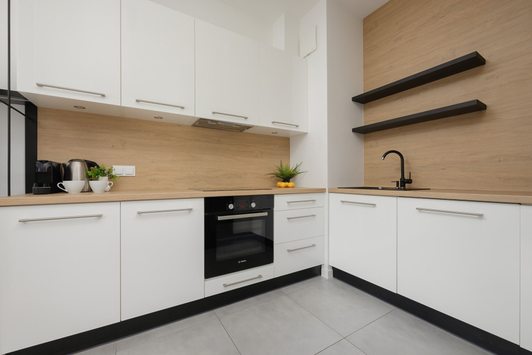 Others 5, 1 Bedroom Apartment Sarmacka by Renters, Warsaw
