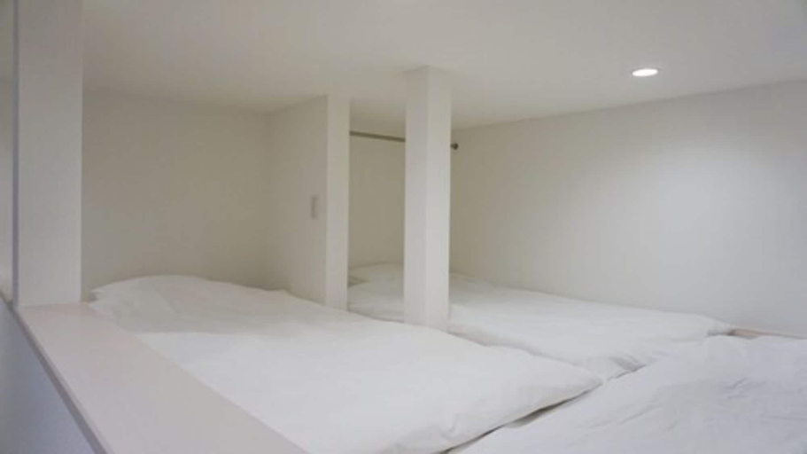 Bedroom 4, Trip Pod Sumiyoshi A, Fukuoka