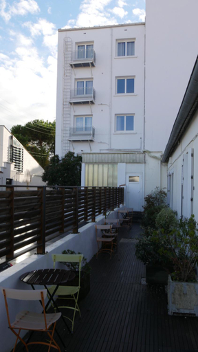 Others 5, Hotel Savary, Charente-Maritime