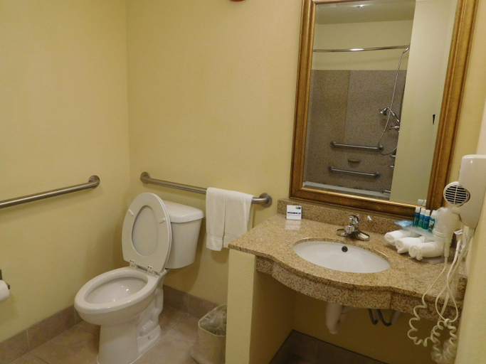 Bathroom 4, Holiday Inn Express Ponca City By IHG, Kay