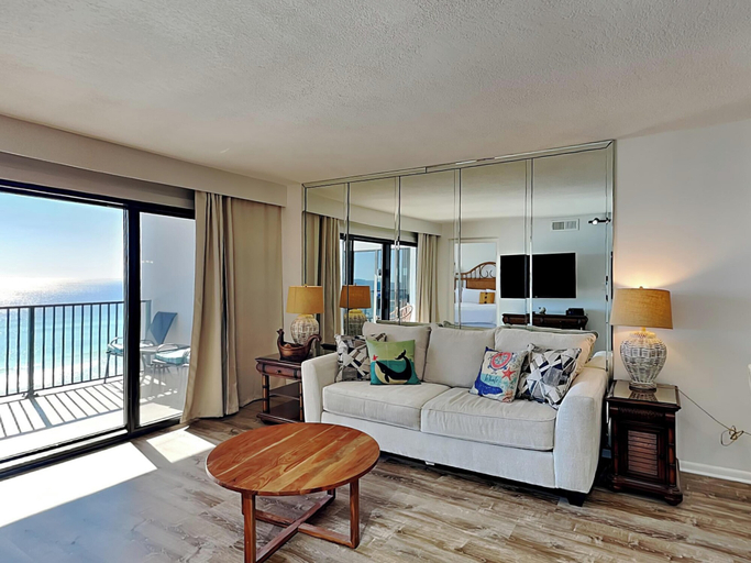 Living area 5, Emerald Towers II by Southern Vacation Rentals, Okaloosa