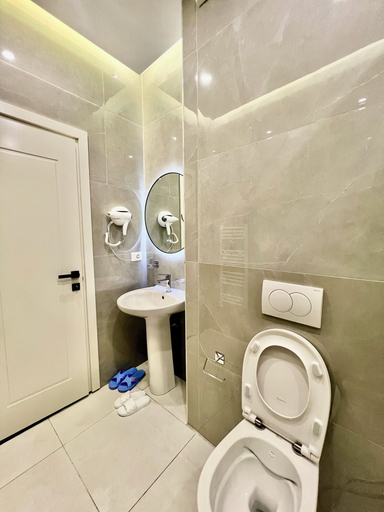 Bathroom 3, Spiranca Apartments & Rooms, Tiranës