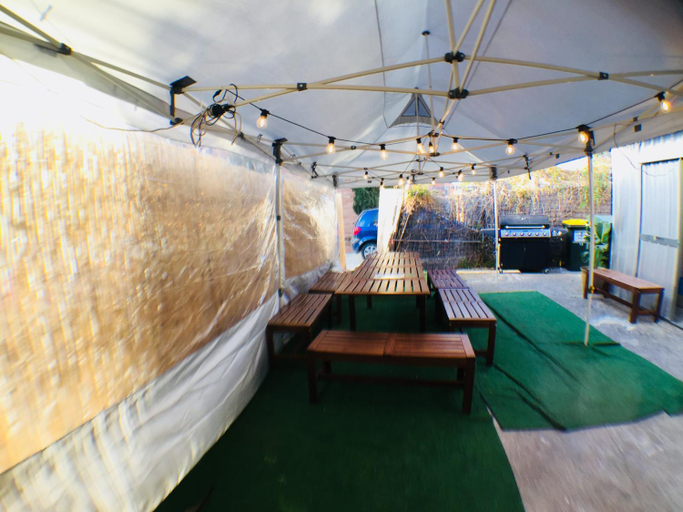 Food & Drinks, Landing Pads Brunswick, Melbourne