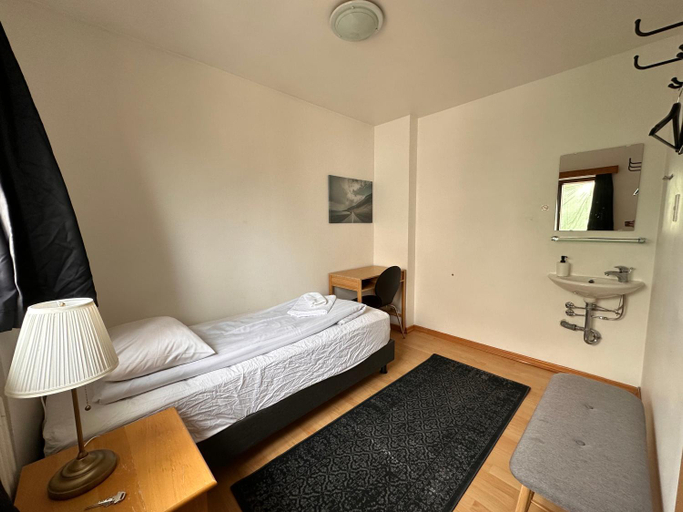 Bedroom 2, Travel Inn, Reykjavík