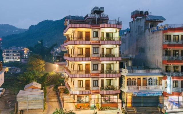 Others 4, Hotel Ezen, Gandaki