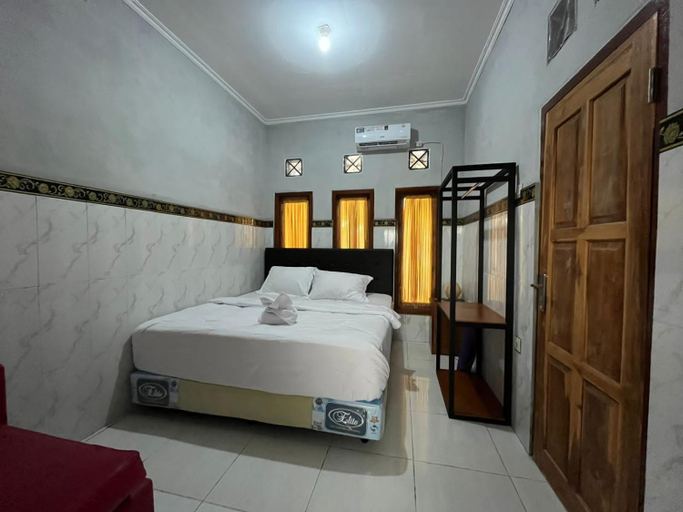 Bedroom 1, Putri Malu Residence Guest House, Buleleng