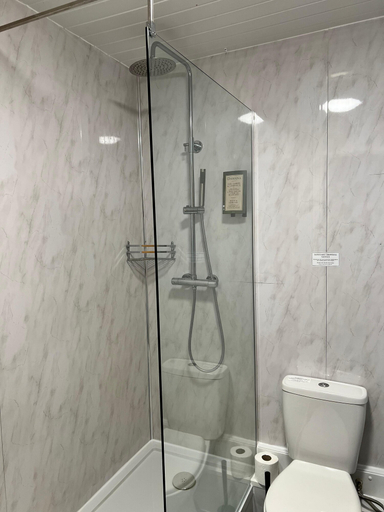 Bathroom, MK Hotel, Northamptonshire
