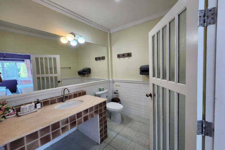Bathroom 7